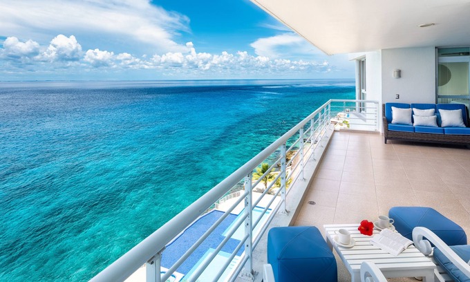 Zona Hotelera Norte Condo | Experience Oceanfront Bliss at Nah ha 702 with Pool & Spa