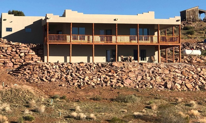 Leeds House | Stunning Adobe Home Overlooking Silver Reef