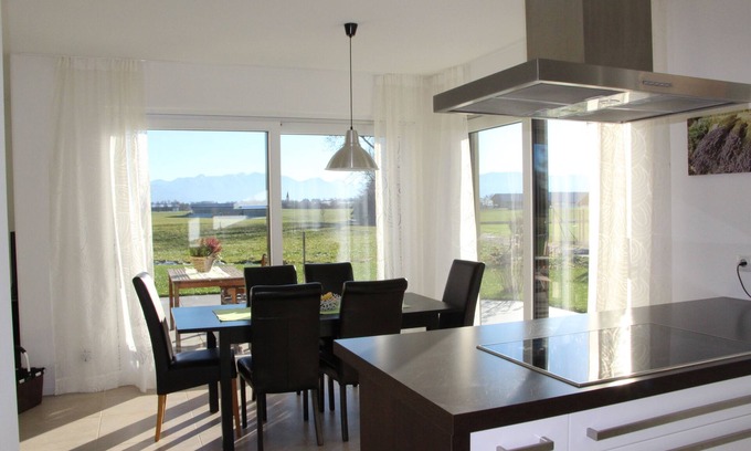Eglfing Apartment | Unforgettable Alpine Retreat with Breathtaking Lake Views