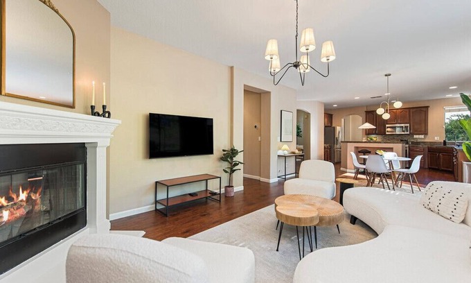 El Dorado Hills House | Modern 5-Bedroom Oasis in Prestigious Serrano Community