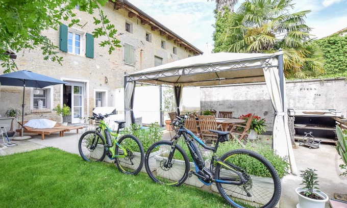 Driolassa Apartment | Relaxing Studio Apartment in Rivignano Teor - 10/10 Rating