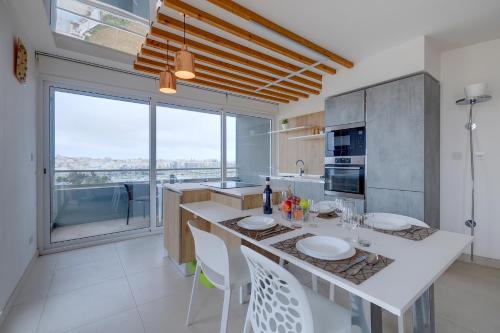 Ta' Xbiex Apartment | Modern Apartment with Ocean Views in the Heart of the City