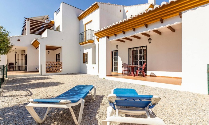 Alcaucin Apartment | Escape to a Dreamy Apartment with Pool and Spa Relaxation
