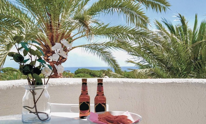 Urbanizacion Marbessa Apartment | Relaxing 1 Bedroom Accommodation with Ocean View in Marbella