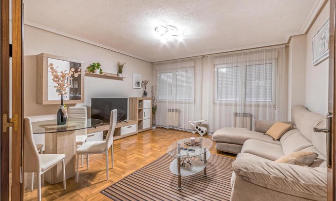 Distrito Oeste Apartment | Inviting Apartment in Gijón with Free WiFi & Family-Friendly