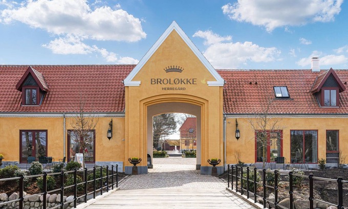 Bagenkop Apartment | Comfortable 2-Bedroom Retreat with Lake View & Spa