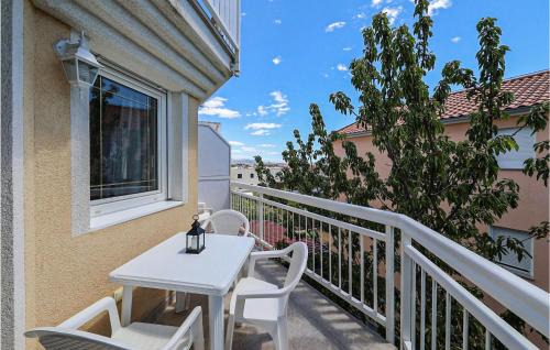 Kastela Apartment | Comfortable Apartment in Kastel Luksic with Free Wifi