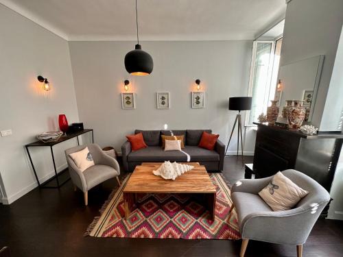 Carre d'Or Apartment | Elegant Oceanfront Apartment in Gold Square, Nice