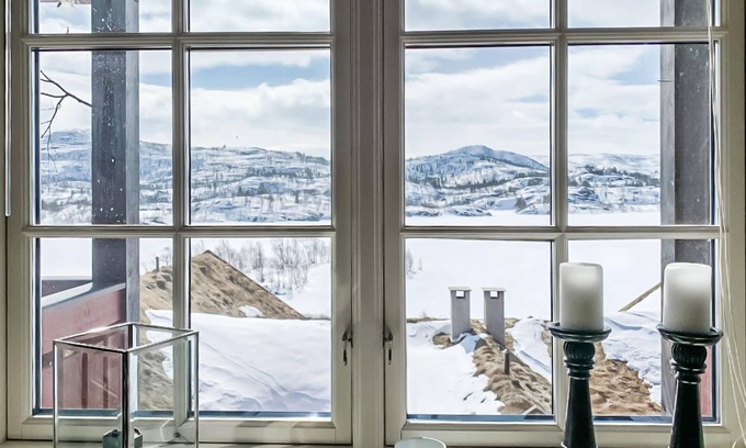 Vinje Apartment | Escape to Haukelifjell: Mountain Retreat with Lake Views