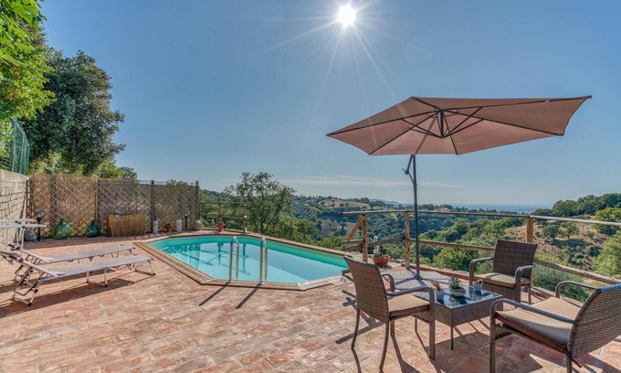 Montorgiali Apartment | Pet-Friendly 1 Bedroom Retreat with Private Pool in Scansano