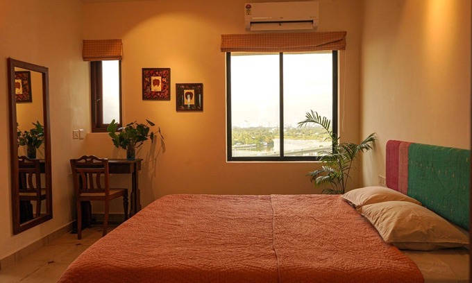 Kadavanthra Apartment | Art-Filled Waterfront Apartment in Kochi for Families