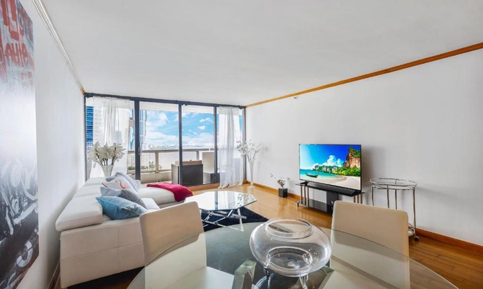 Downtown Miami Apartment | Exquisite Oceanfront Retreat with Balcony Views - 4 Bedrooms