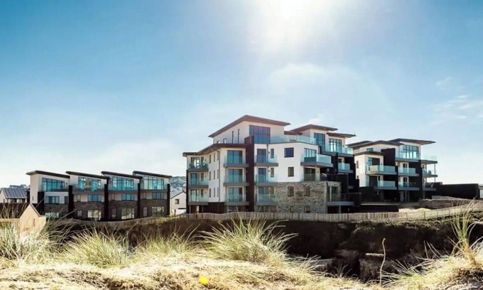 Perranporth Apartment | Oceanfront Beach Apartment with Pool & Pet-Friendly Perks