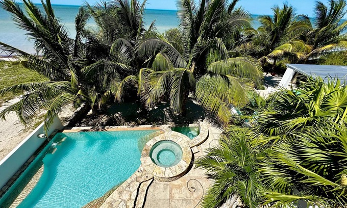 Telchac Puerto Villa | Beachfront Villa with Infinity Pool & Spa - Guest Rated 9.8