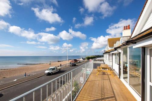 Bognor Regis Apartment | Seaside Retreat: 4-Star Apartment with Balcony & Views