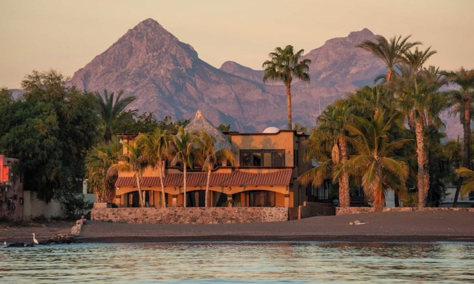 Zaragoza House | Beachfront Casa and Casita - Guest Rated 10/10 Experience