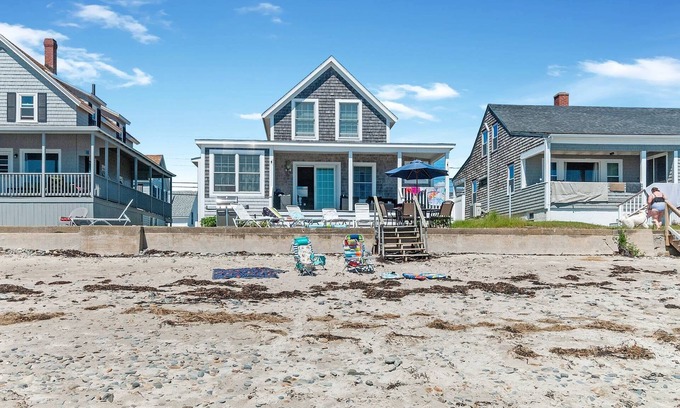 Wells Beach House | Cozy Beachside Retreat with Ocean Views Near Wells Beach