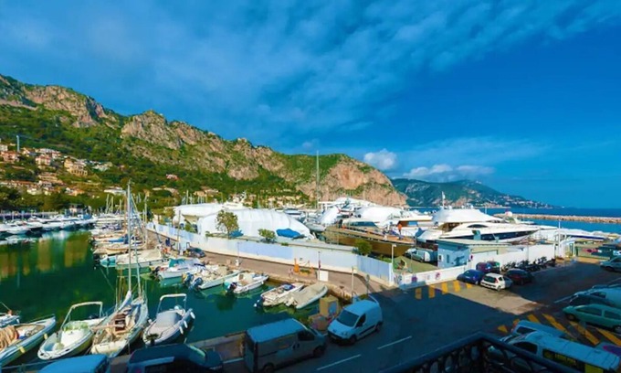 Beaulieu-sur-Mer Apartment | Beaulieu Retreat: Chic Oceanfront Escape with Breathtaking Views