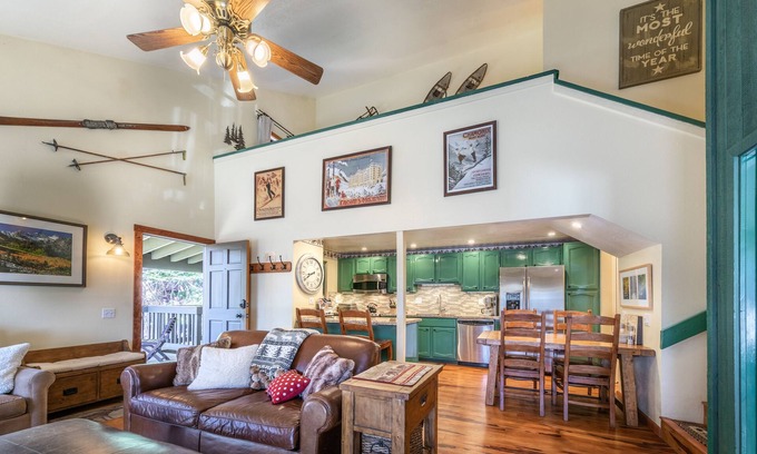 Mammoth Lakes Condo | Guest Rated: 9.8 Mountain Condo with Pool & Spa Access