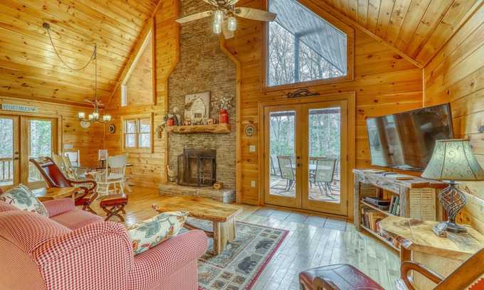Mineral Bluff Cabin | Cozy Cabin with Private Hot Tub & Game Room – Top Rated 9.6