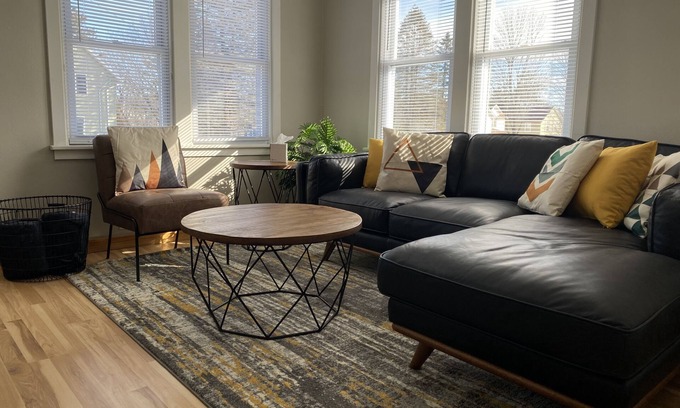 Marshfield House | Cozy Cape Cod Getaway - Family-Friendly with Breakfast