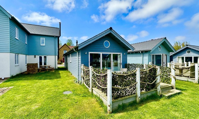 Filey Cottage | Beachfront Bliss at The Lobster Pot Beach House