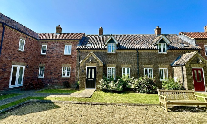 Filey Cottage | Experience Life of Filey: Oceanfront Cottage for 5 Guests
