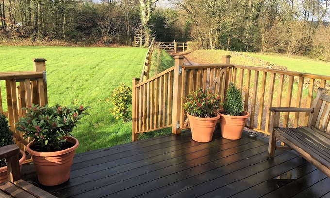 Bridgetown House | Idyllic Devon Cottage with Private Garden & Pool Access