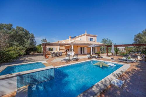 Espargal Villa | Tranquil Countryside Villa with Private Garden & Pool