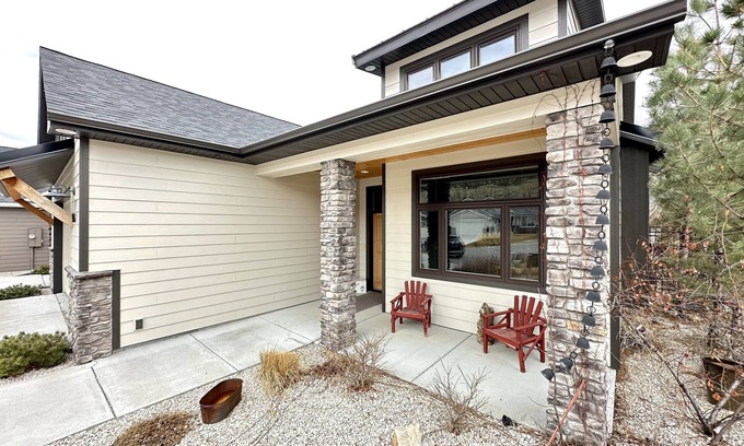 Billings House | Exceptional Home Retreat in Quiet NW Billings with Breakfast