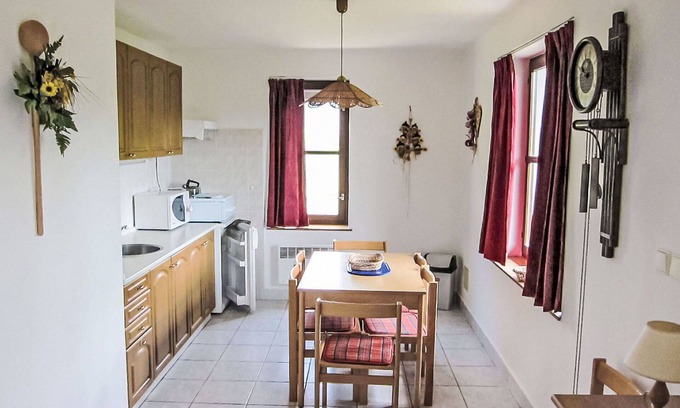 Starkov House | Stunning private villa with WIFI, pool, TV, patio, pets allowed, panoramic view and parking
