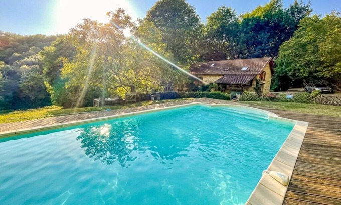 Saint-Pompont House | Inviting Dordogne Holiday House with Private Pool & Spa