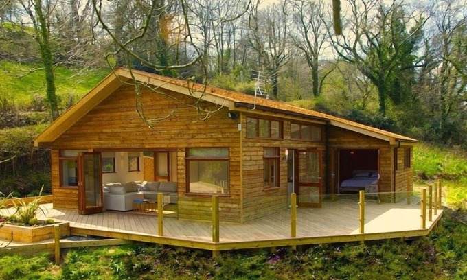 Colyton House | Eco-Home Retreat with Ocean View in Coastal Devon