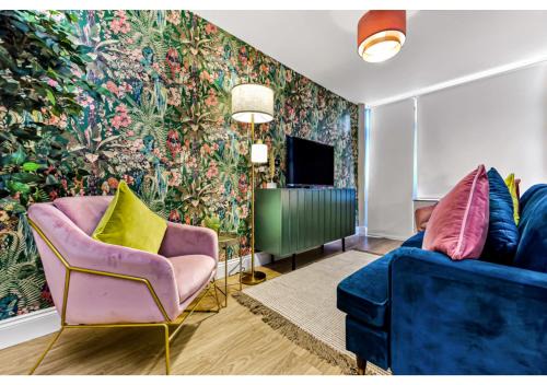 Hackney Wick Apartment | Family-Friendly Home Perfect for Groups of Up to 11 Guests
