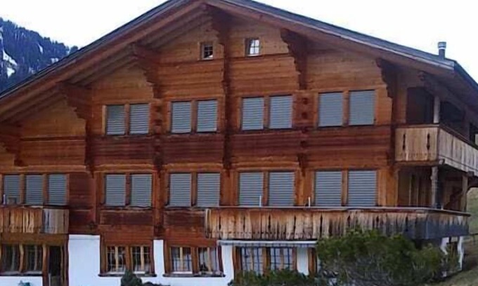 Lauenen Apartment | Stunning Gstaad Apartment With Mountain Views