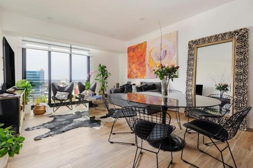Granada Apartment | Stylish High-Rise 3BD Apartment in Polanco with Views
