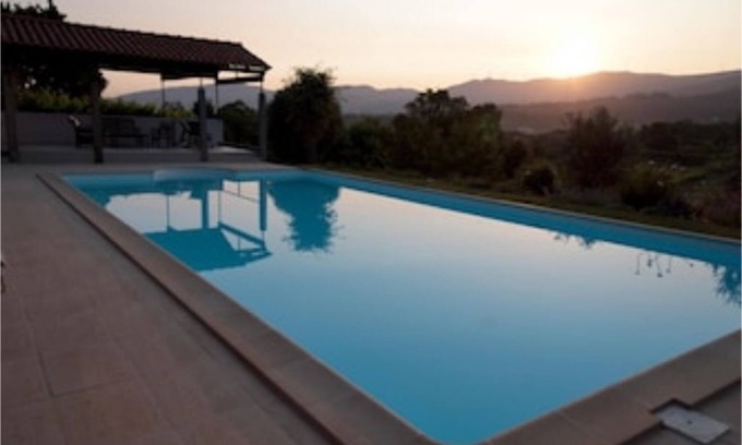 Valenca Villa | Ideal Holiday Villa with Pool Near Spain's Beaches & River