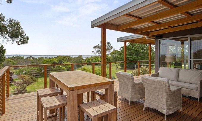 Ventnor House | Guest Rated: 9 Harris Road, Ventnor - Modern Home with Pool
