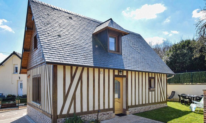 Hericourt-en-Caux House | Experience a Historic Getaway with Family-Friendly Amenities