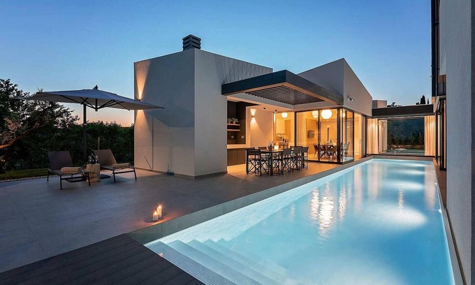 Kastelir House | Impeccable 4 Bedroom Retreat in Kastelir-Labinci