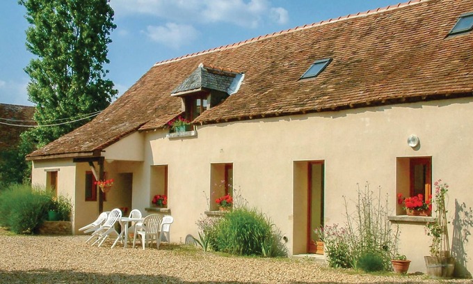 Noyant-Villages House | Top-Rated 3 Bedroom Retreat in Parcay les Pins with Spa