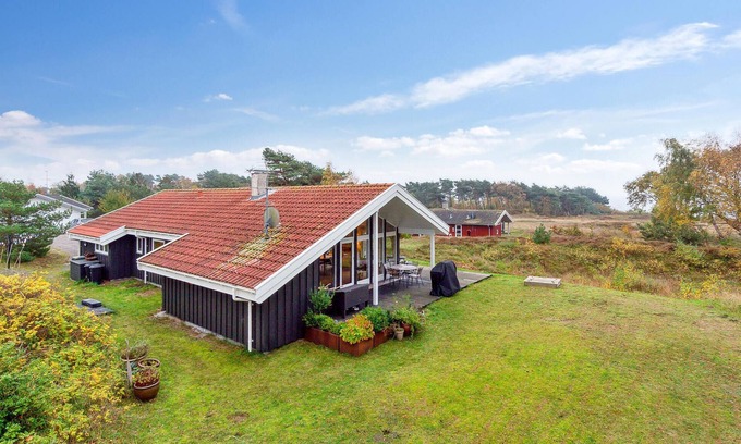 Oster Somarken House | Enjoy Oceanfront Bliss with Scenic Views and Pet Friendly Stay