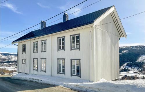 Holtalen House | Family-Friendly Home in Len with Kitchen Amenities
