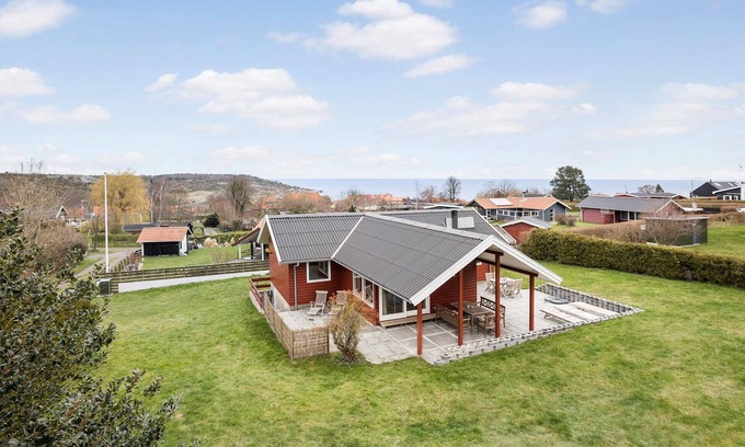 Sandvig House | Oceanfront 3-Bedroom Escape in Scenic Allinge