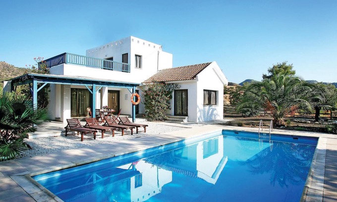 Argaka House | Exceptional 2 Bedroom Retreat in Argaka with Private Pool