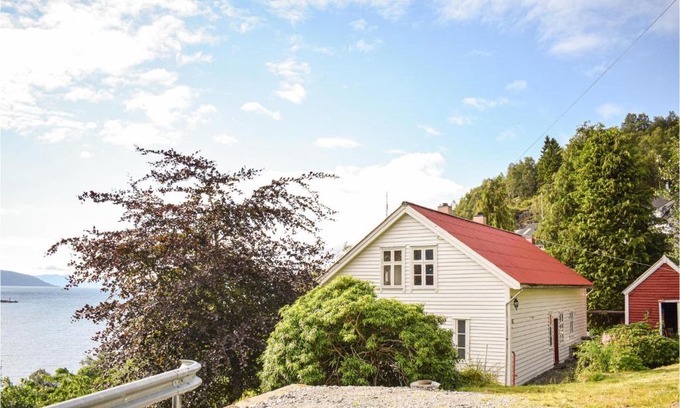 Brekke House | Inviting Home in Brekke with Kitchen & Pet-Friendly Amenities