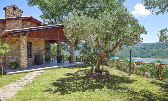 Cicerale House | Relaxing 2-Bedroom Stay in Picturesque Cicerale