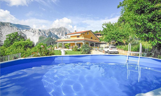 Carrara House | Relaxing Home in Codena with Jacuzzi and Pool Access