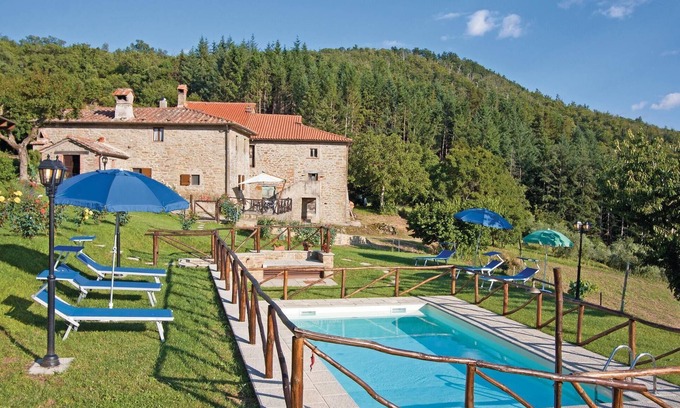 Pieve di Chio House | Spacious 4 Bedroom Retreat with Pool in Cortona AR