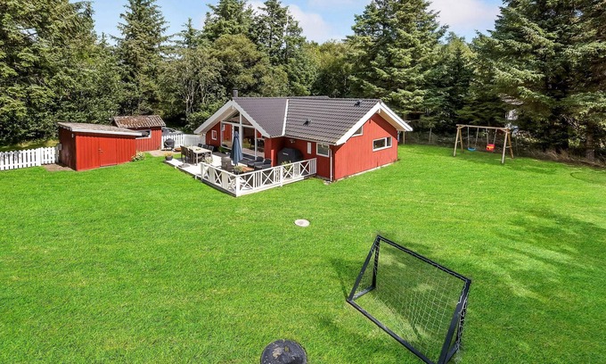 Sjaelborg House | Cozy 2-Bedroom Retreat with Oceanfront Views in Esbjerg V